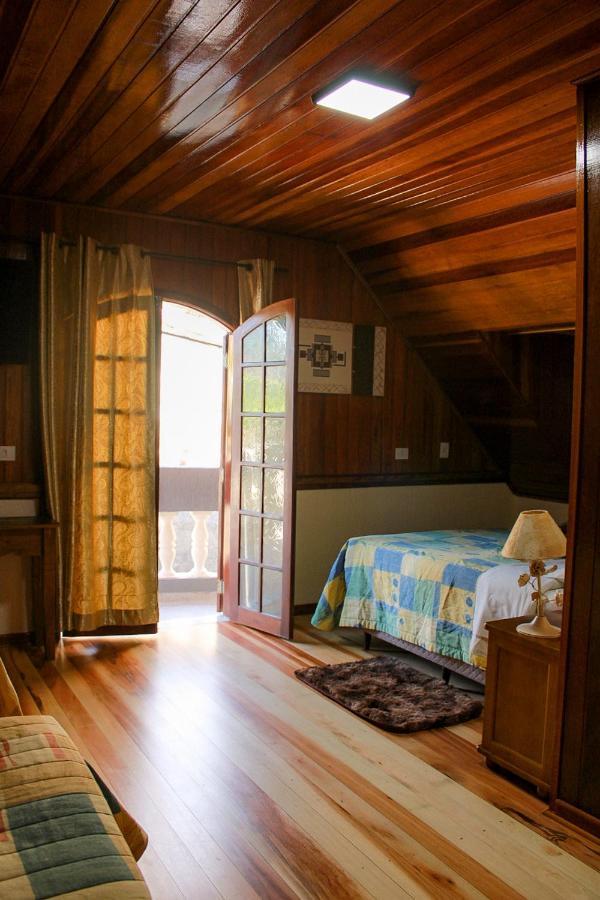 Pousada Villa Paty - Кампус-ду-Жордан Екстер'єр фото